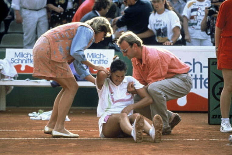 Monica Seles victime d'un assassinat en plein tournoi