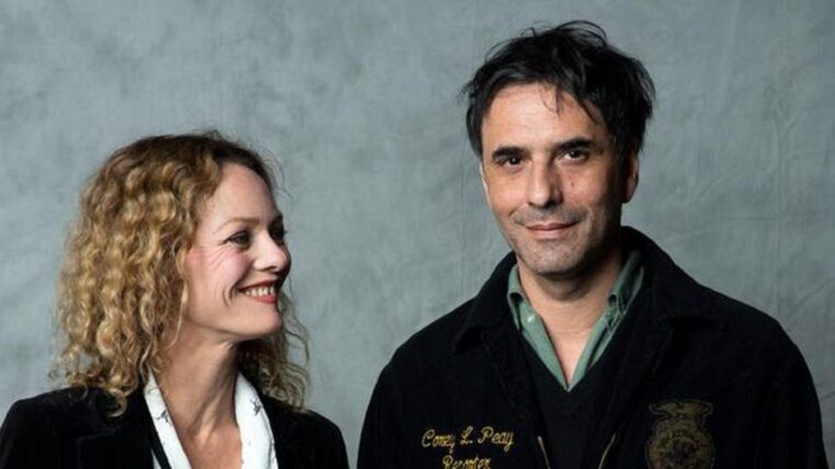 Samuel Benchetrit : L'époux de Vanessa Paradis retrouve par pur hasard la prostituée qui l'a dépucelé