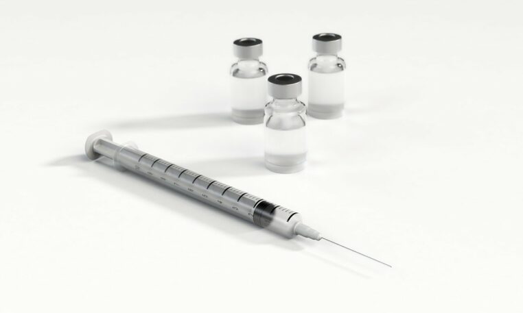 L'Ordre des médecins demande une troisième dose de vaccin pour les soignants