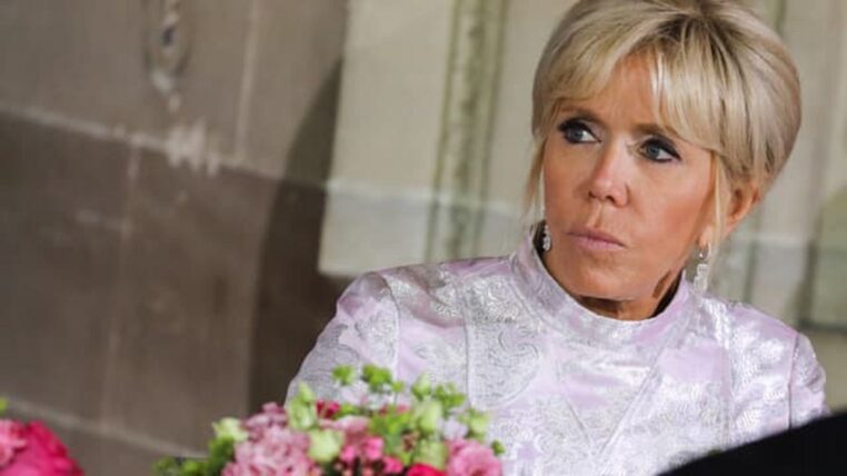 Brigitte Macron : sa réaction totalement démesurée face au chien de François Hollande !