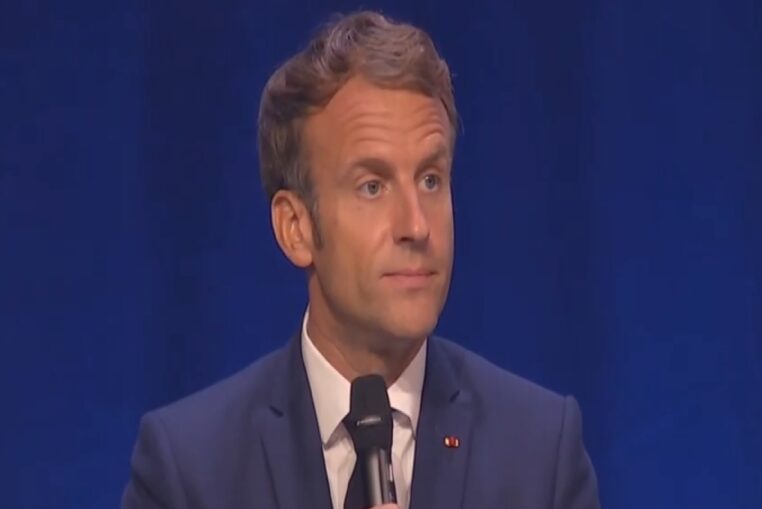 Emmanuel Macron : d'après ses proches, le Chef de l'État s'entoure sciemment de tocards ! 