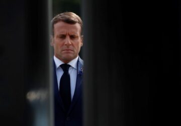 Emmanuel Macron : il rend un vibrant hommage à Bernard Tapie dans une lettre à la Provence !