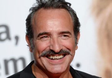 Jean Dujardin commet une sacrée bourde en confondant deux villages pour ses remerciements !