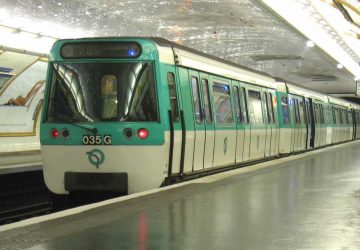 femme transports en commun