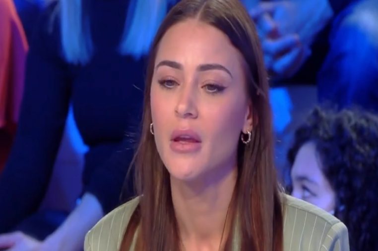 Alix Desmoineaux : les larmes aux yeux, elle explique ce qu'il l'a motivé à accuser un candidat de la téléréalité d'agressions sexuelles (vidéo)