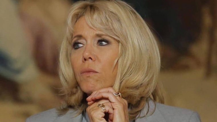 Brigitte Macron justifie les travaux dun million deuros a lelysee la tapisserie sentait le tabac