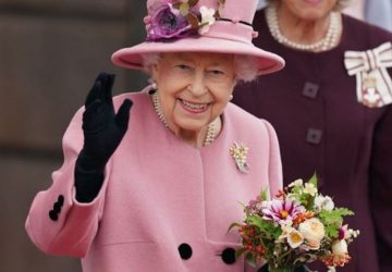 elizabeth-II-mains-violettes-etat-de-sante-preoccupant