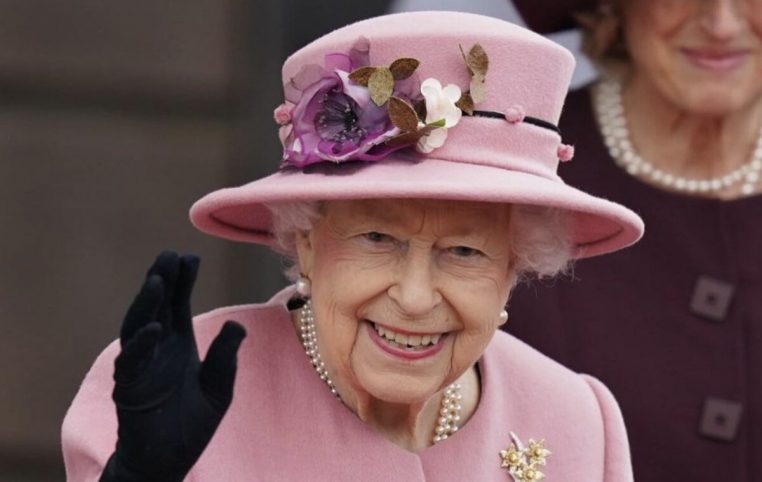 Elizabeth II abdique bientôt ?