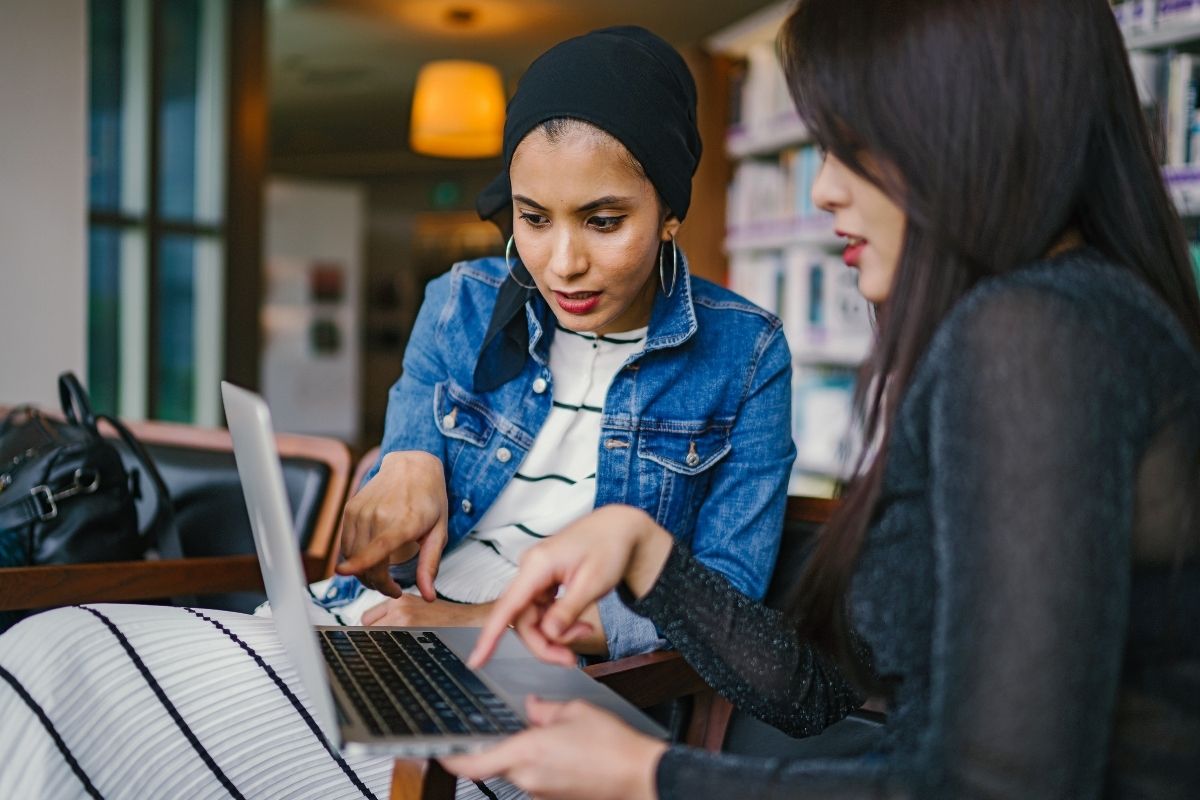 Inégalités salariales : Les femmes "travaillent gratuitement" à partir