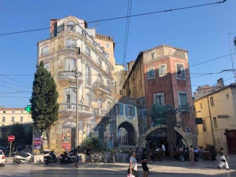 DOUBLE building illusion