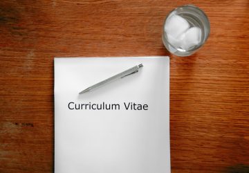 Insolite Un chômeur envoie ses CV par lettres et non par mail... Il se fait radier un mois !