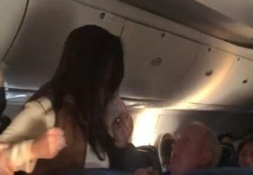 Insolite : une trentenaire frappe un retraité dans un avion car il ne porte pas son masque...alors qu'elle ne le porte pas elle-même ! (vidéo)