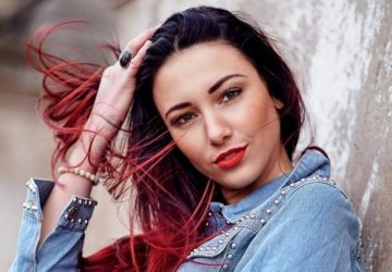 Instagram : Delphine Wespiser pose en pyjama (photos)