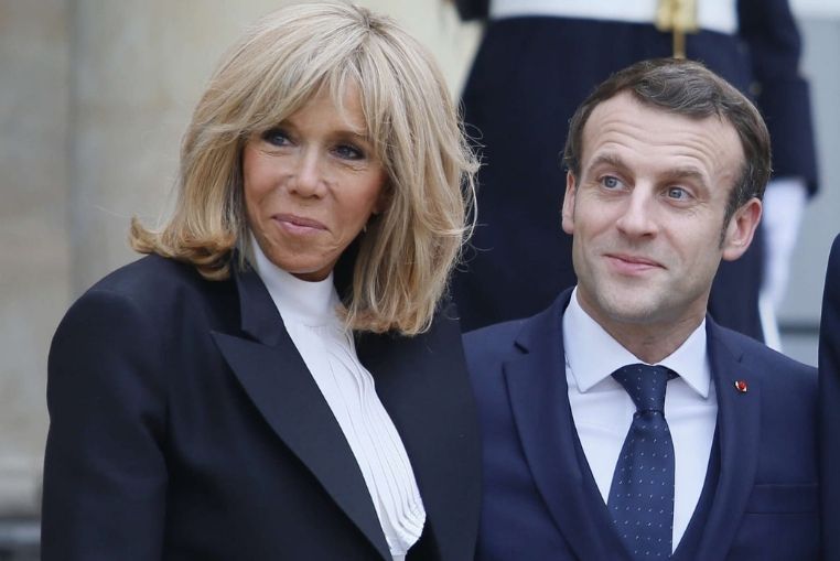 emmanuel macron noel 2021