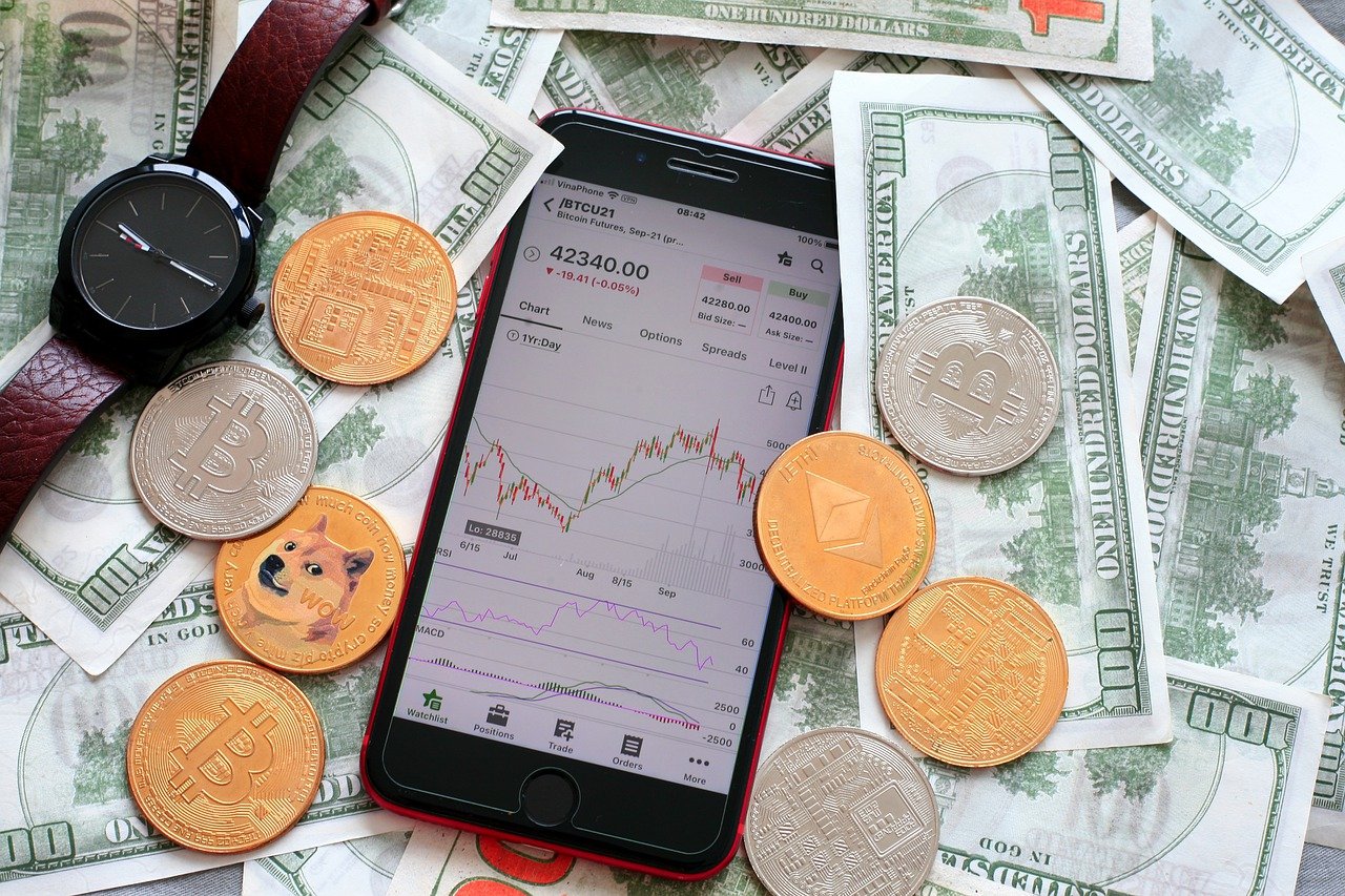 Cryptomonnaies : Pourquoi le cours du bitcoin s'est effondré