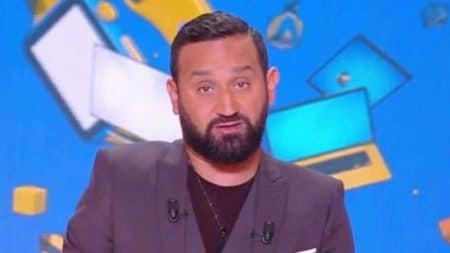 cyril hanouna chroniqueurs embrassent
