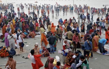 foule inde bain gange