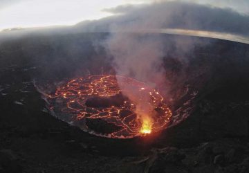 un homme meurt en tombant dans un volcan