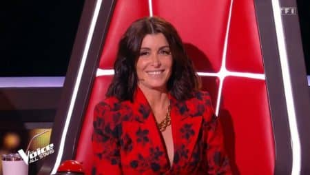 jenifer decollete plongeant nikos
