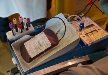 Des parents antivax refusent un don du sang d'une personne vaccinée pouvant sauver leur enfant de 2 ans !