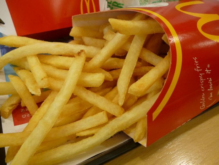 McDonald's un employé américain révèle pourquoi il est inutile de prendre une grande frite plutôt qu'une petite !