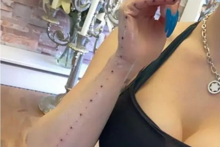 Tracy Kiss maman tatouage coquin mesurer penis tiktok