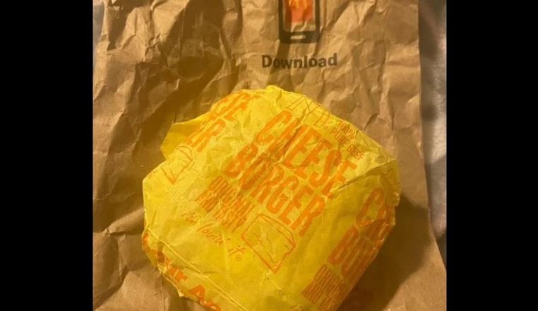 McDonald's : elle retrouve son cheeseburger intact 5 ans après