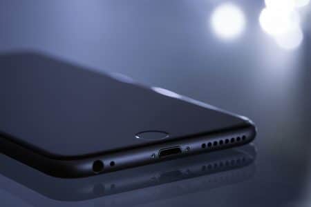 iPhone : attention au point vert ou orange sur l'écran