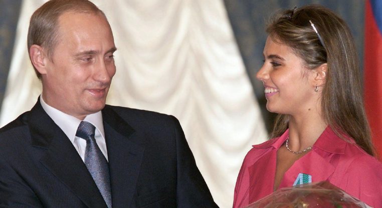Vladimir Poutine : une pétition lancée pour expulser sa conjointe, Alina Kabaeva de Suisse