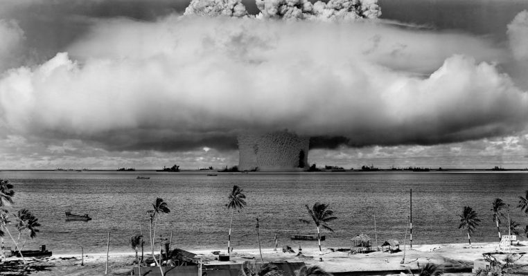 Bombe nucléaire bouton