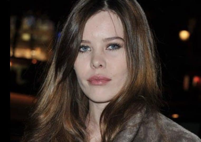 pote de lola brune et vieille