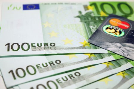 Pouvoir d'achat : le Smic va augmenter dès mai 2022