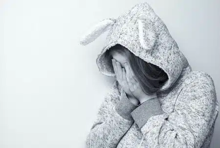 Une fille de 12 ans torturée et agressée par ses camarades lors d'une soirée pyjama