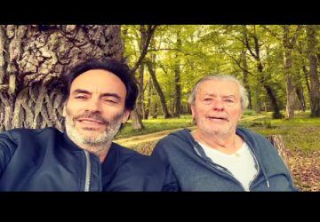 Anthony Delon publie une tendre vidéo avec son célèbre père, Alain Delon !