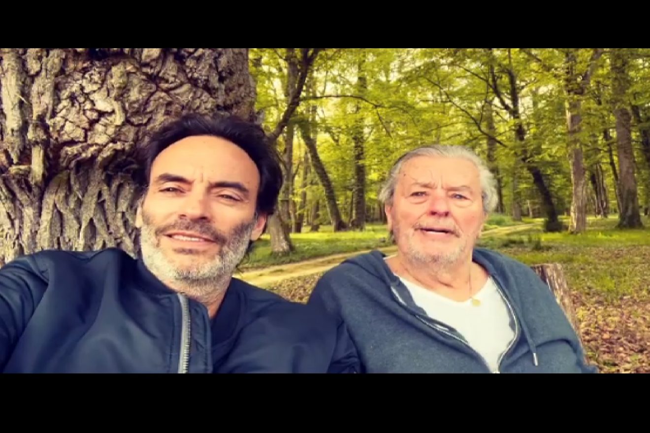 Anthony Delon publie une tendre vidéo avec son célèbre père, Alain Delon !