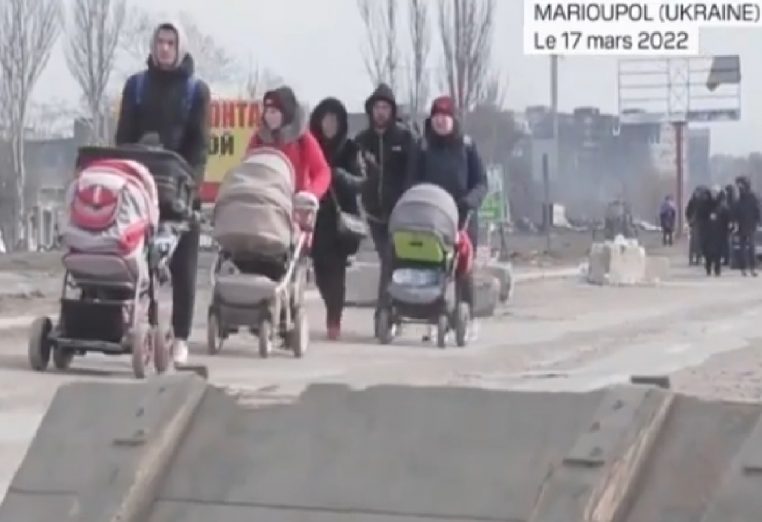 Guerre en Ukraine : face à la famine, des habitants de Marioupol mangent leur animal de compagnie !