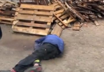 Guerre en Ukraine : vidéo choc ! A Boutcha, des centaines de corps de civils gisent sur le bitume !