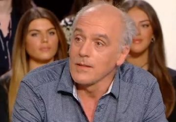 Philippe Poutou en forme sur le plateau de l'Élysée ! Il ne mâche pas ses mots envers Macron ! (Vidéo)