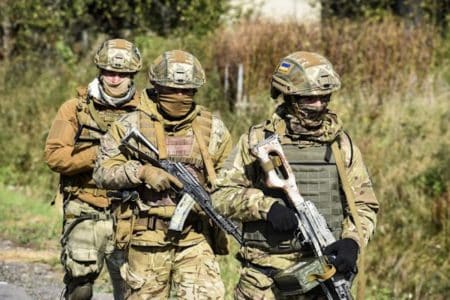 attaque ukrenienne sol russe soldats