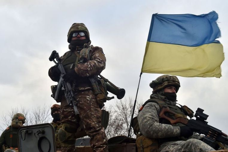 attaque ukrenienne sol russe soldats