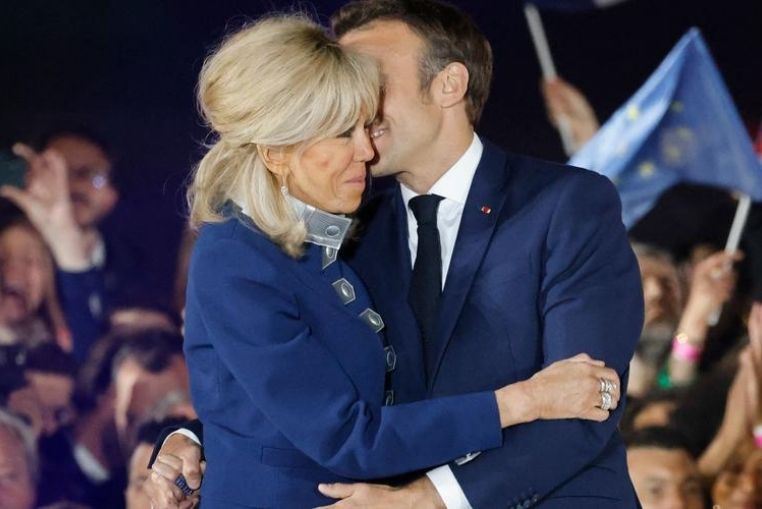 Emmanuel Macron : Brigitte moins influente au gouvernement ?
