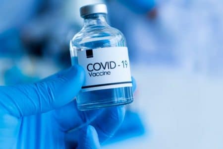 patients à risque quel vaccin contre Covid-19 OMS pfizer