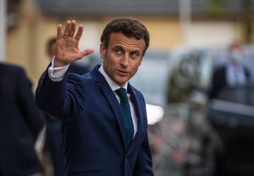 Emmanuel Macron évoque les Jeux Olympiques sur Instagram : son bronzage fait sensation