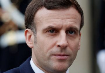Emmanuel Macron dépressif ? Il a été aperçu vaguant dans les rues de Paris, la nuit...