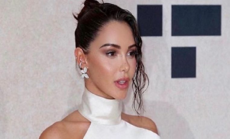 Nabilla, sur le point d'accoucher, quitte d'urgence le Gala de l'amfAR !