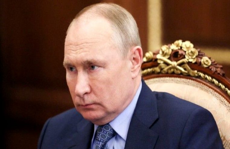 Un cancer, une tumeur, Vladimir Poutine sur le point de mourir ? Un ex-agent du KGB balance tout !