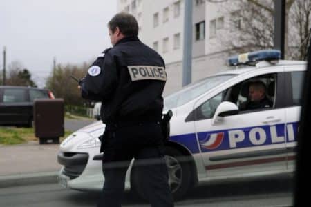 commissariat de Police de Chalon sur Saône homme tue femme fille 5 ans secrétaire