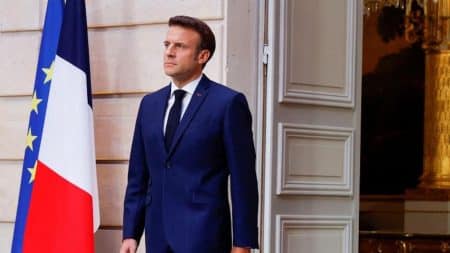 emmanuel macron boulette investiture