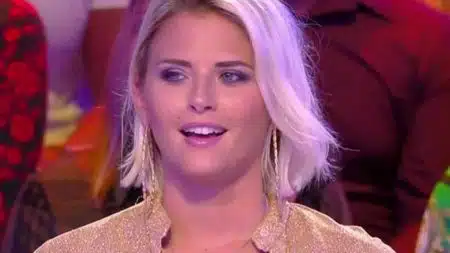 kelly vedovelli bague au doigt