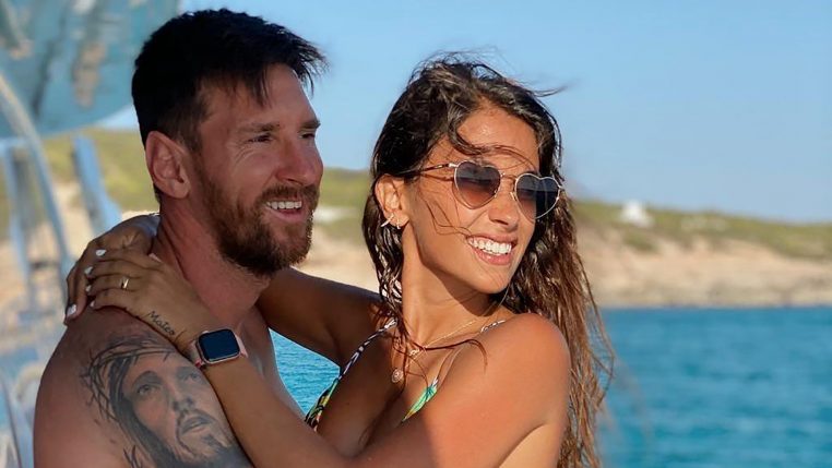 Antonella et Messi bikini